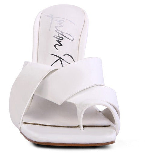 SNATCHED TOE RING HEELED SANDALS