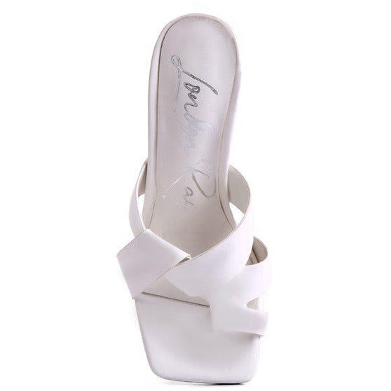 SNATCHED TOE RING HEELED SANDALS