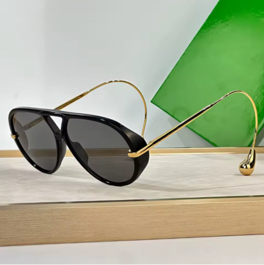 Flight Booked, Spirit Covered Sunnies